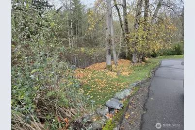 8201 5th Avenue W, Everett, WA 98204 - Photo 3