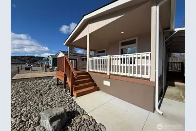 2010 Broadway Avenue #20, Hoquiam, WA 98550 - Photo 3