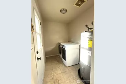 21 E Vashon Place, Shelton, WA 98584 - Photo 11