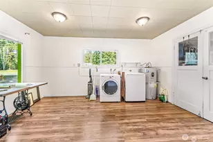 615 SW Camano Dr, Camano Island, WA 98282 - Photo 17