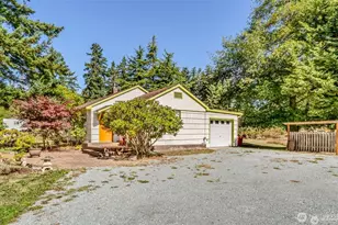 615 SW Camano Dr, Camano Island, WA 98282 - Photo 29