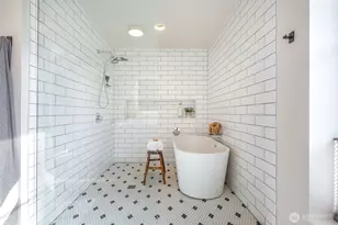 4566 Flying Goat Ave NE, Bainbridge Island, WA 98110 - Photo 17