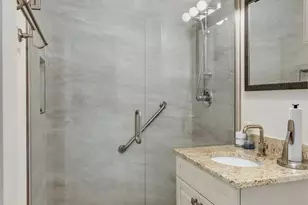 201 2nd St S, Kirkland, WA 98033 - Photo 11