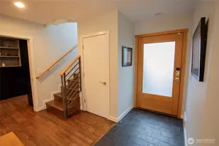 907 Broadway E, Seattle, WA 98102 - Photo 21