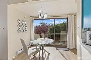 561 Lee St, Seattle, WA 98109 - Photo 11