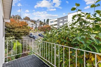 561 Lee Street, Seattle, WA 98109 - Photo 39