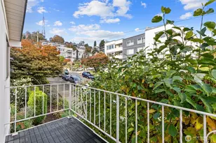 561 Lee St, Seattle, WA 98109 - Photo 39