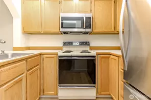 17311 119th Ln SE J, Renton, WA 98058 - Photo 13