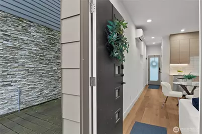 4758 Greenlake Way N, Seattle, WA 98103 - Photo 3