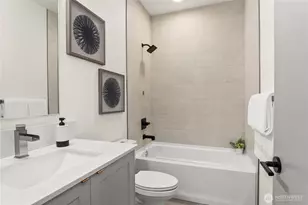 4758 Green Lake Way N, Seattle, WA 98103 - Photo 11