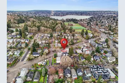 4758 Greenlake Way N, Seattle, WA 98103 - Photo 25