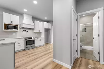 16823 Alder Way #E6, Lynnwood, WA 98037 - Photo 9