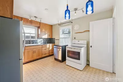 15208 6th Avenue NE, Shoreline, WA 98155 - Photo 9