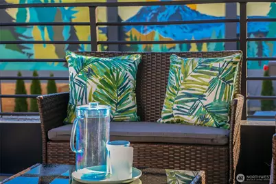 10618 E Riverside Dr, Bothell, WA 98011 - Photo 5