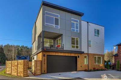 10618 E Riverside Dr, Bothell, WA 98011 - Photo 1