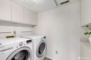 2410 Aurora Ave N, Seattle, WA 98109 - Photo 23