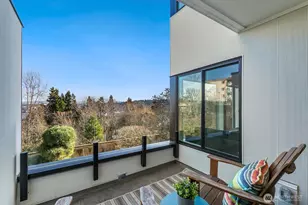 2410 Aurora Ave N, Seattle, WA 98109 - Photo 15