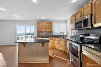 2103 NE 6th Cir, Renton, WA 98056 - Photo 11