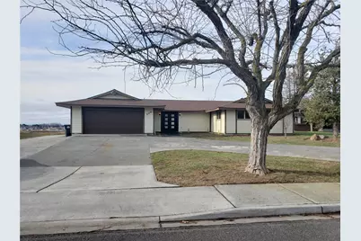 306 N Crestview Drive, Moses Lake, WA 98837 - Photo 1