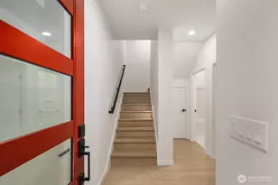 546 S Cloverdale St, Seattle, WA 98108 - Photo 7