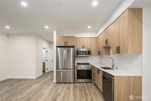 548 S Cloverdale St, Seattle, WA 98108 - Photo 13