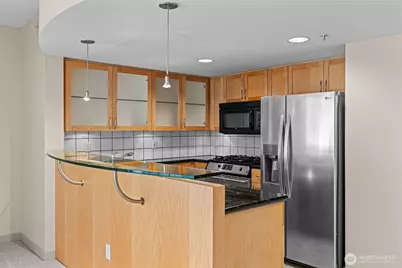 2929 1st Avenue #205, Seattle, WA 98121 - Photo 17