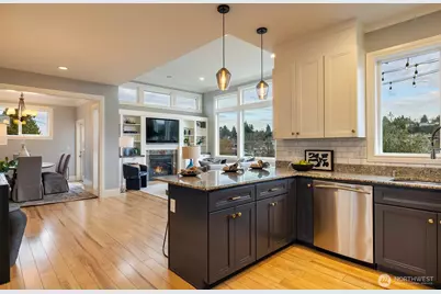 3422 35th Avenue W, Seattle, WA 98199 - Photo 9