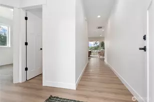 412 W 4th St, Everson, WA 98247 - Photo 5