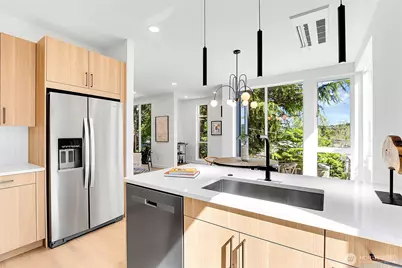 627 B W Emerson Street, Seattle, WA 98119 - Photo 5