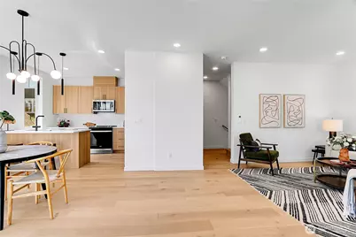 627 B W Emerson Street, Seattle, WA 98119 - Photo 9