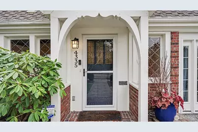 4335 NE 45th Street, Seattle, WA 98105 - Photo 3
