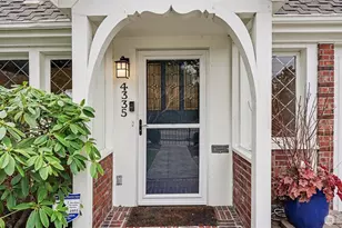 4335 NE 45th St, Seattle, WA 98105 - Photo 3