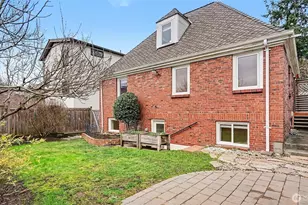 4335 NE 45th St, Seattle, WA 98105 - Photo 29