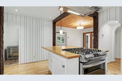 4335 NE 45th Street, Seattle, WA 98105 - Photo 9