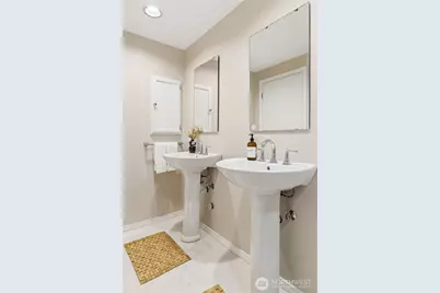 467 Newton Street #405, Seattle, WA 98109 - Photo 21