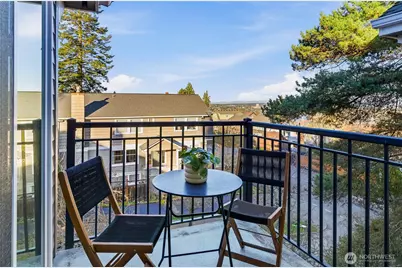 467 Newton Street #405, Seattle, WA 98109 - Photo 5