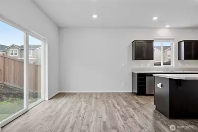 11002 Emmons Court E, Puyallup, WA 98374 - Photo 9