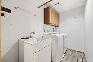 22534 SE 304th Pl, Black Diamond, WA 98010 - Photo 17