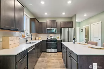 6588 Langley Avenue NE, Bremerton, WA 98311 - Photo 9