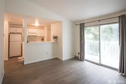 7453 133rd Avenue SE #M305, Newcastle, WA 98059 - Photo 3