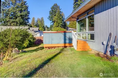 18822 Olympic View Drive, Edmonds, WA 98020 - Photo 19