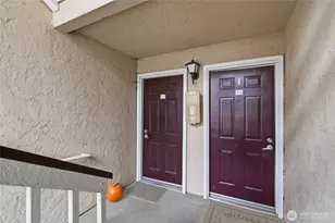 19230 Forest Park Dr NE, Seattle, WA 98155 - Photo 25