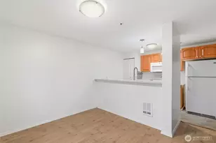 19230 Forest Park Dr NE, Seattle, WA 98155 - Photo 13