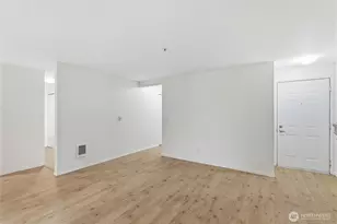 19230 Forest Park Dr NE, Seattle, WA 98155 - Photo 9