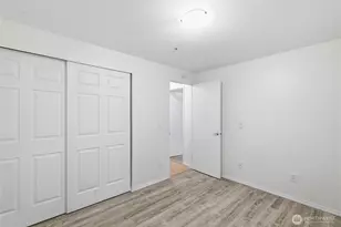 19230 Forest Park Dr NE, Seattle, WA 98155 - Photo 19