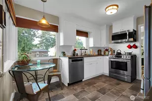 19041 21st Ave NW, Shoreline, WA 98177 - Photo 17