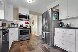 19041 21st Ave NW, Shoreline, WA 98177 - Photo 15