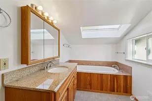 1220 N 44th Ave, Seattle, WA 98103 - Photo 17