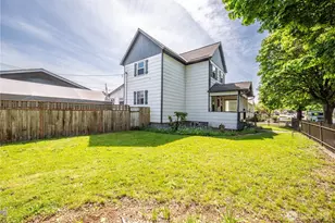 136 SW 3rd Ave, Castle Rock, WA 98611 - Photo 3