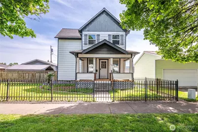 136 SW 3rd Avenue, Castle Rock, WA 98611 - Photo 1